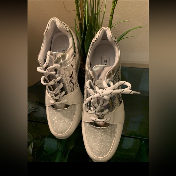 Steve Madden HYSTERIA WHITE White Platform Heel - Picture 7 of 13